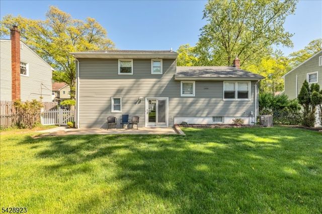 2107 Meadowview Rd, Scotch Plains Twp., NJ 07076