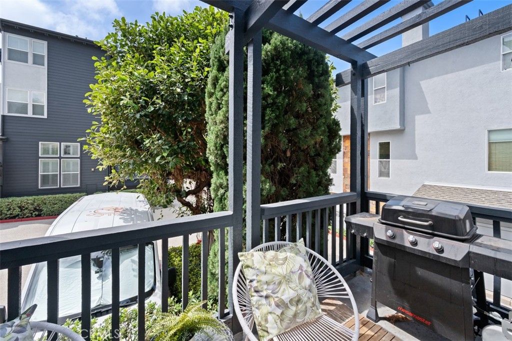 Image 12 of property listing at 5701 Kiyot Way 13, Playa Vista, CA 90094