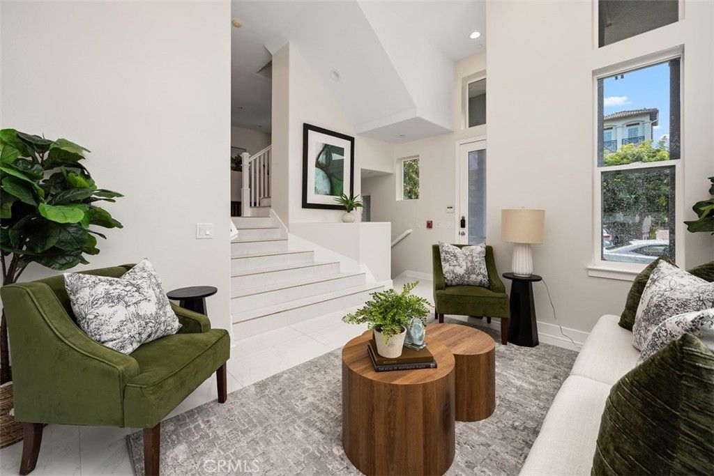 Image 4 of property listing at 5701 Kiyot Way 13, Playa Vista, CA 90094