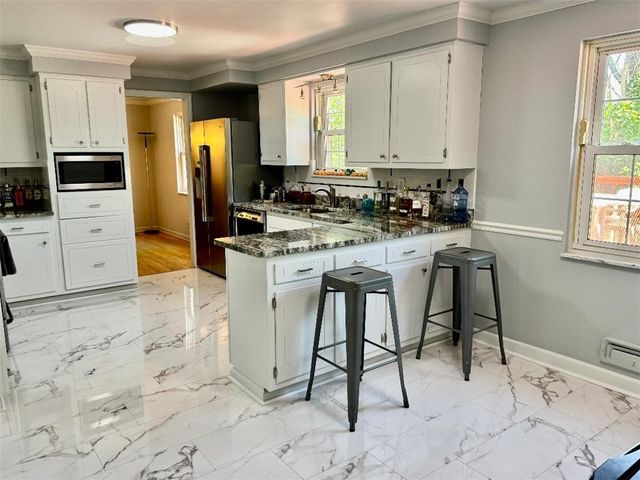 3619 Mccrady Rd, Churchill Boro, PA 15235