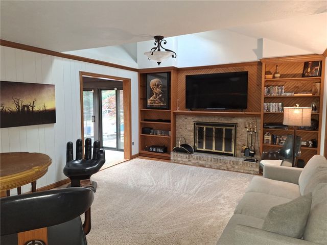 3619 Mccrady Rd, Churchill Boro, PA 15235