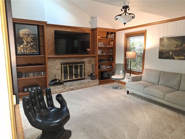 3619 Mccrady Rd, Churchill Boro, PA 15235