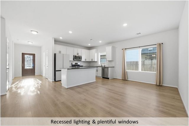 204 Bethany Creek DR, Hutto, TX 78634