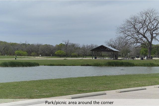 204 Bethany Creek DR, Hutto, TX 78634