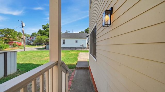 1003 E 11th Street, Chattanooga, TN 37403
