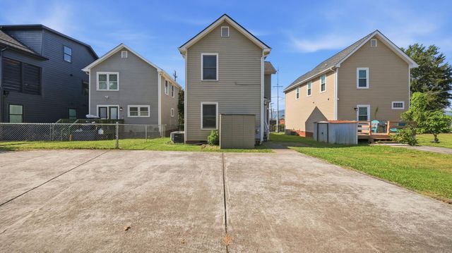 1003 E 11th Street, Chattanooga, TN 37403