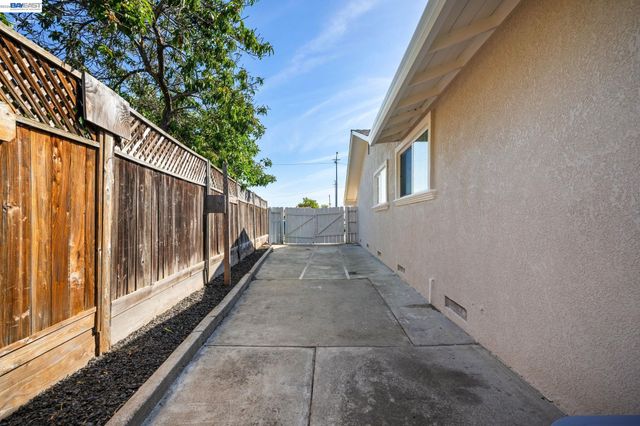 40884 Blacow Rd, Fremont, CA 94538