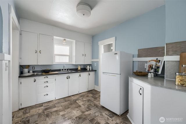 1315 S 43rd St, Tacoma, WA 98418
