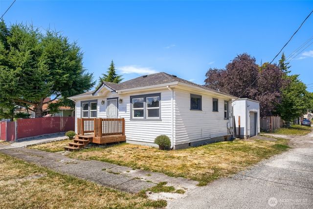 1315 S 43rd St, Tacoma, WA 98418