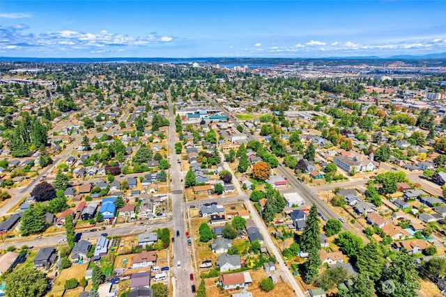 1315 S 43rd St, Tacoma, WA 98418