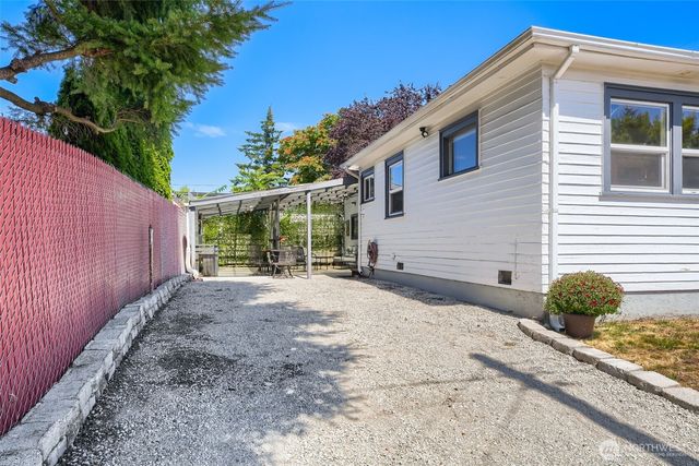 1315 S 43rd St, Tacoma, WA 98418