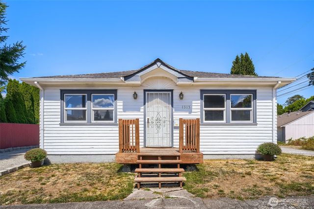 1315 S 43rd St, Tacoma, WA 98418