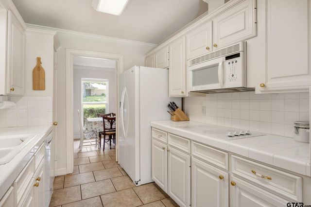 312 Savannah Drive, Tyler, TX 75703