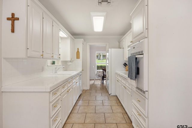 312 Savannah Drive, Tyler, TX 75703