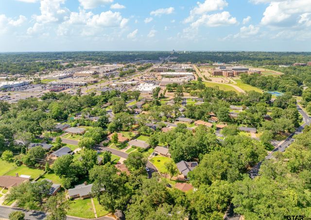 312 Savannah Drive, Tyler, TX 75703