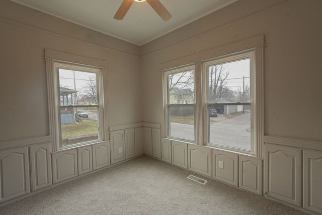 117 E Garfield Street, Davenport, IA 52803