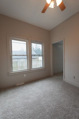 117 E Garfield Street, Davenport, IA 52803