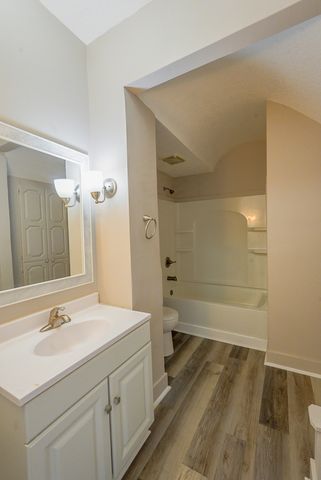 117 E Garfield Street, Davenport, IA 52803