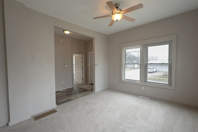 117 E Garfield Street, Davenport, IA 52803