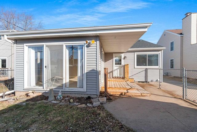 138 HAZEL STREET, Neenah, WI 54956