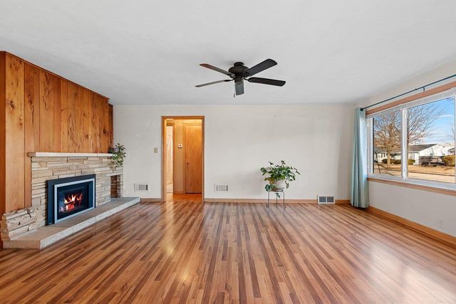 138 HAZEL STREET, Neenah, WI 54956