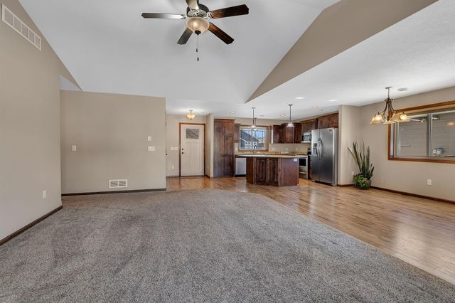 144 Glenview Loop, Saint Cloud, MN 56303