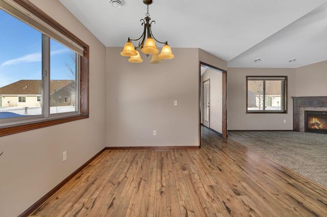 144 Glenview Loop, Saint Cloud, MN 56303