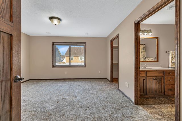 144 Glenview Loop, Saint Cloud, MN 56303