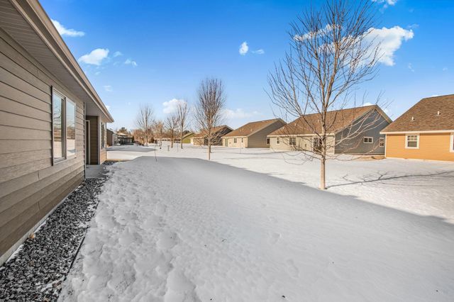 144 Glenview Loop, Saint Cloud, MN 56303