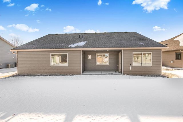 144 Glenview Loop, Saint Cloud, MN 56303