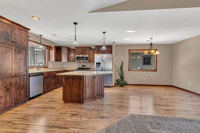 144 Glenview Loop, Saint Cloud, MN 56303