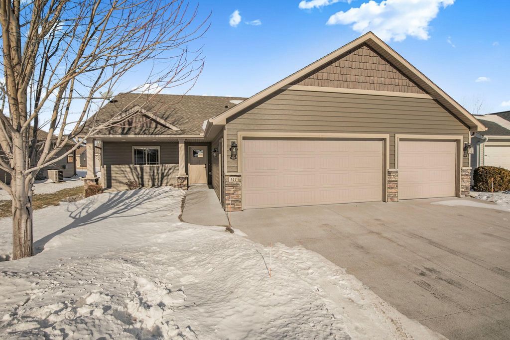144 Glenview Loop, Saint Cloud, MN 56303