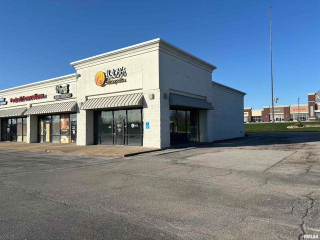 4810 ELMORE Avenue H, Davenport, IA 52807