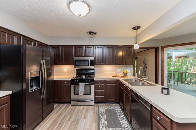 20050 Idlewood Trail, Strongsville, OH 44149