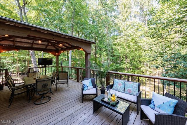 20050 Idlewood Trail, Strongsville, OH 44149