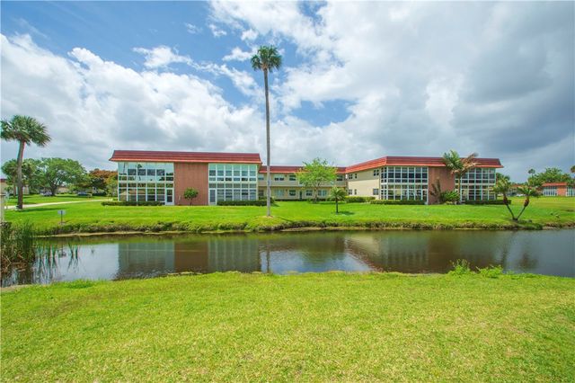 66 Woodland Drive 204, Vero Beach, FL 32962