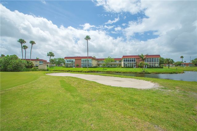 66 Woodland Drive 204, Vero Beach, FL 32962