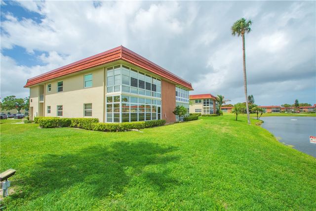 66 Woodland Drive 204, Vero Beach, FL 32962