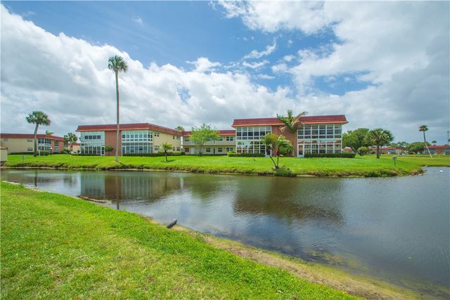 66 Woodland Drive 204, Vero Beach, FL 32962