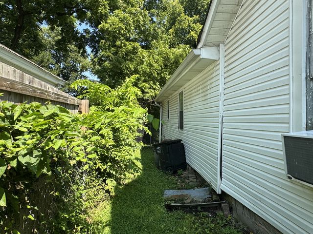1831 S Main St, Columbia, TN 38401