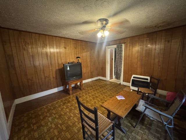1831 S Main St, Columbia, TN 38401