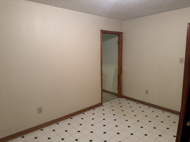 1831 S Main St, Columbia, TN 38401