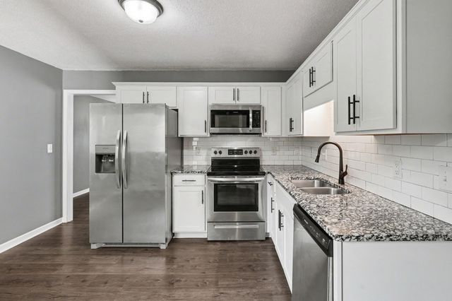 2650 Cummings Cir, Clarksville, TN 37042