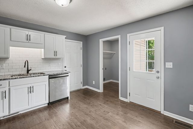 2650 Cummings Cir, Clarksville, TN 37042