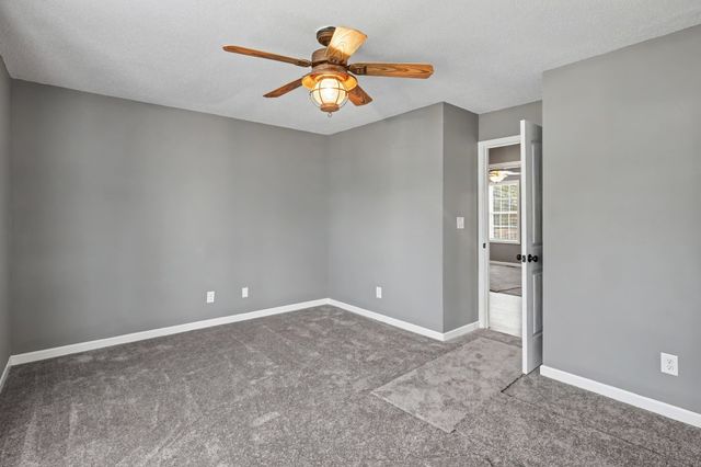 2650 Cummings Cir, Clarksville, TN 37042