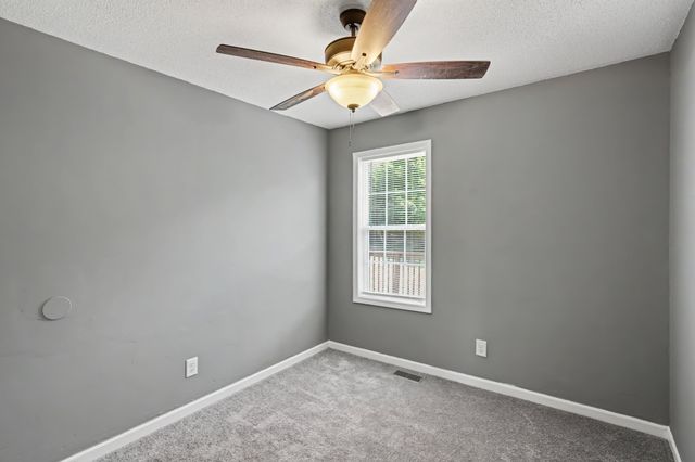 2650 Cummings Cir, Clarksville, TN 37042
