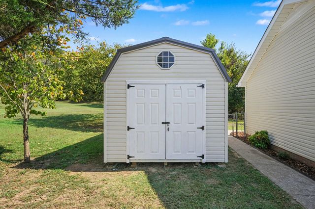 2650 Cummings Cir, Clarksville, TN 37042