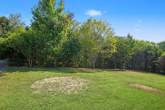 2650 Cummings Cir, Clarksville, TN 37042