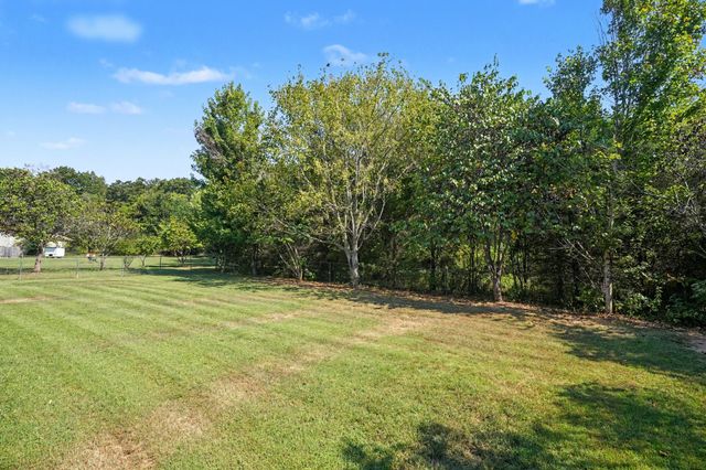2650 Cummings Cir, Clarksville, TN 37042