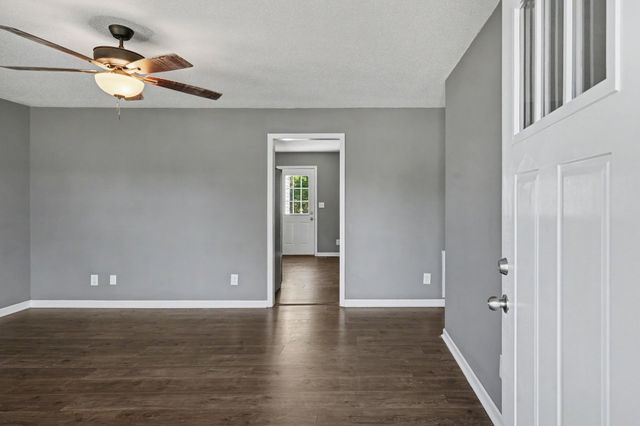 2650 Cummings Cir, Clarksville, TN 37042